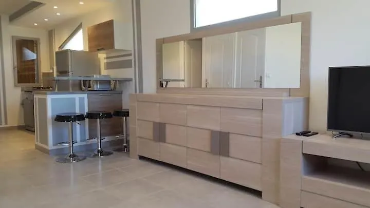 Appartement Studio climatisé avec terrasse et Wi FI . à Saint-Marcel-lès-Valence